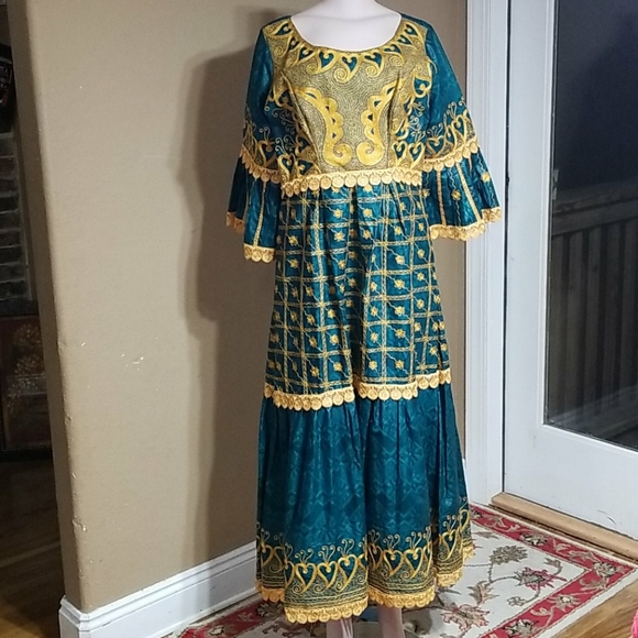 Dresses & Skirts - Gorgeous African Outfit